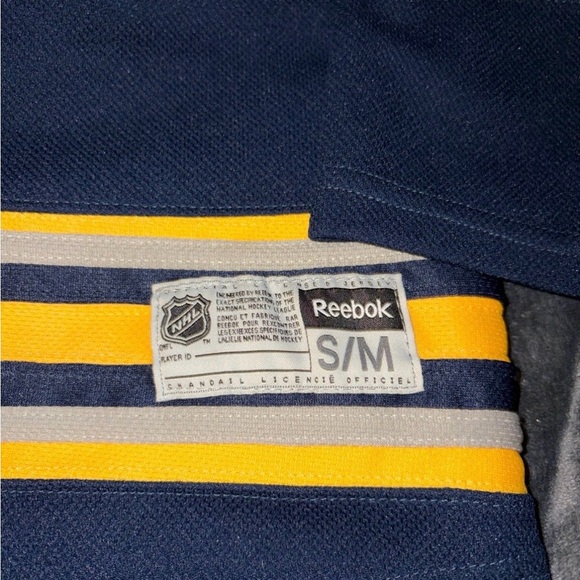 SIGNED- Buffalo Sabres- Jack Eichel Jersey-Reebok youth - Picture 2 of 6